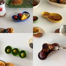 Load image into Gallery viewer, Organic Shapes Soy Sauce Dish | Small Japanese Ceramic Dipping Bowls - 4 Pc Set