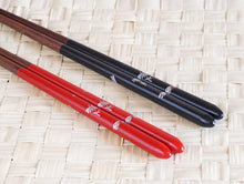 Load image into Gallery viewer, Japanese Style Dragonfly Wooden Chopsticks | Black (1 Pair)