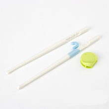 Load image into Gallery viewer, Children Helper Chopsticks For Right Hand (1 Pair)
