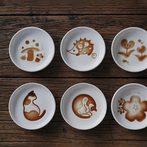 Revealing Cat Soy Sauce Dish | Small Ceramic Seasoning Plate - 1 Pc