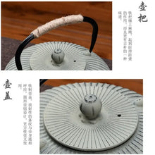 Load image into Gallery viewer, Japanese Cast Iron Teapot (Tetsubin) | 800ml, Minimalist Design