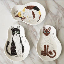 Load image into Gallery viewer, Illustrated Cat Sauce Dish | Cute Ceramic Japanese Sushi Dipping Bowl - 1 Pc