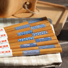 Load image into Gallery viewer, Natural Wood Bamboo Chopsticks with Blue Patterns (5 pairs)